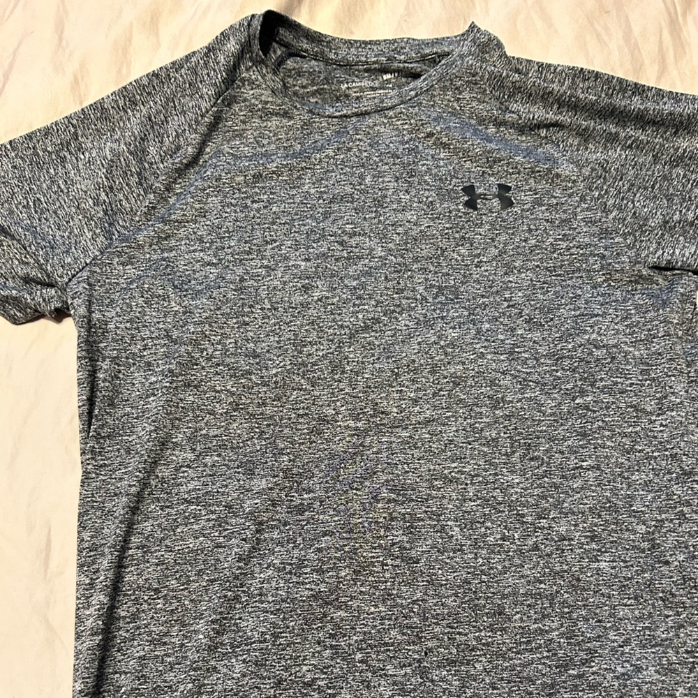 Under Armour T
